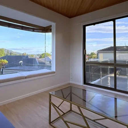 Spacious Retreat With Mountain View Rotorua Exterior photo