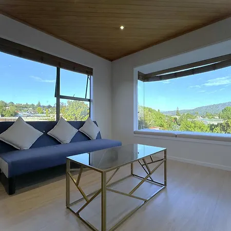 Spacious Retreat With Mountain View Rotorua Exterior photo