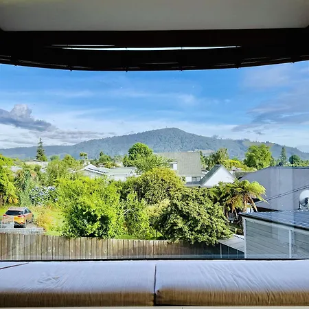 Spacious Retreat With Mountain View Rotorua Exterior photo