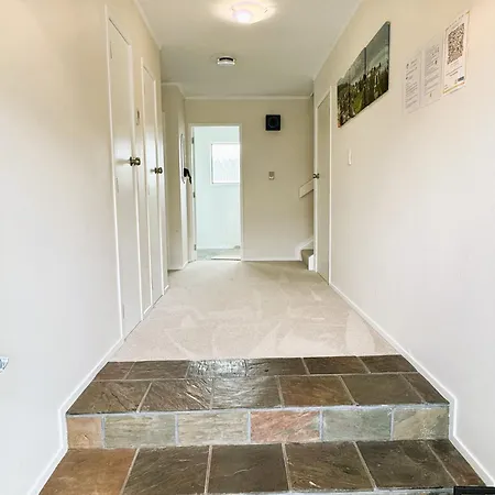Spacious Retreat With Mountain View Rotorua Exterior photo