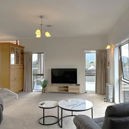 Spacious Retreat With Mountain View Rotorua Exterior photo