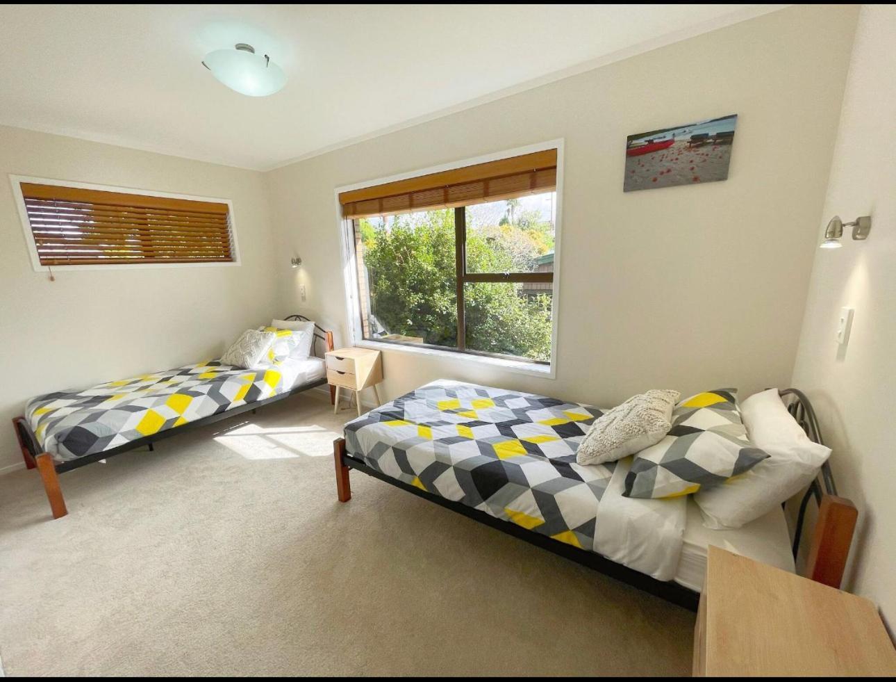 Spacious Retreat With Mountain View *