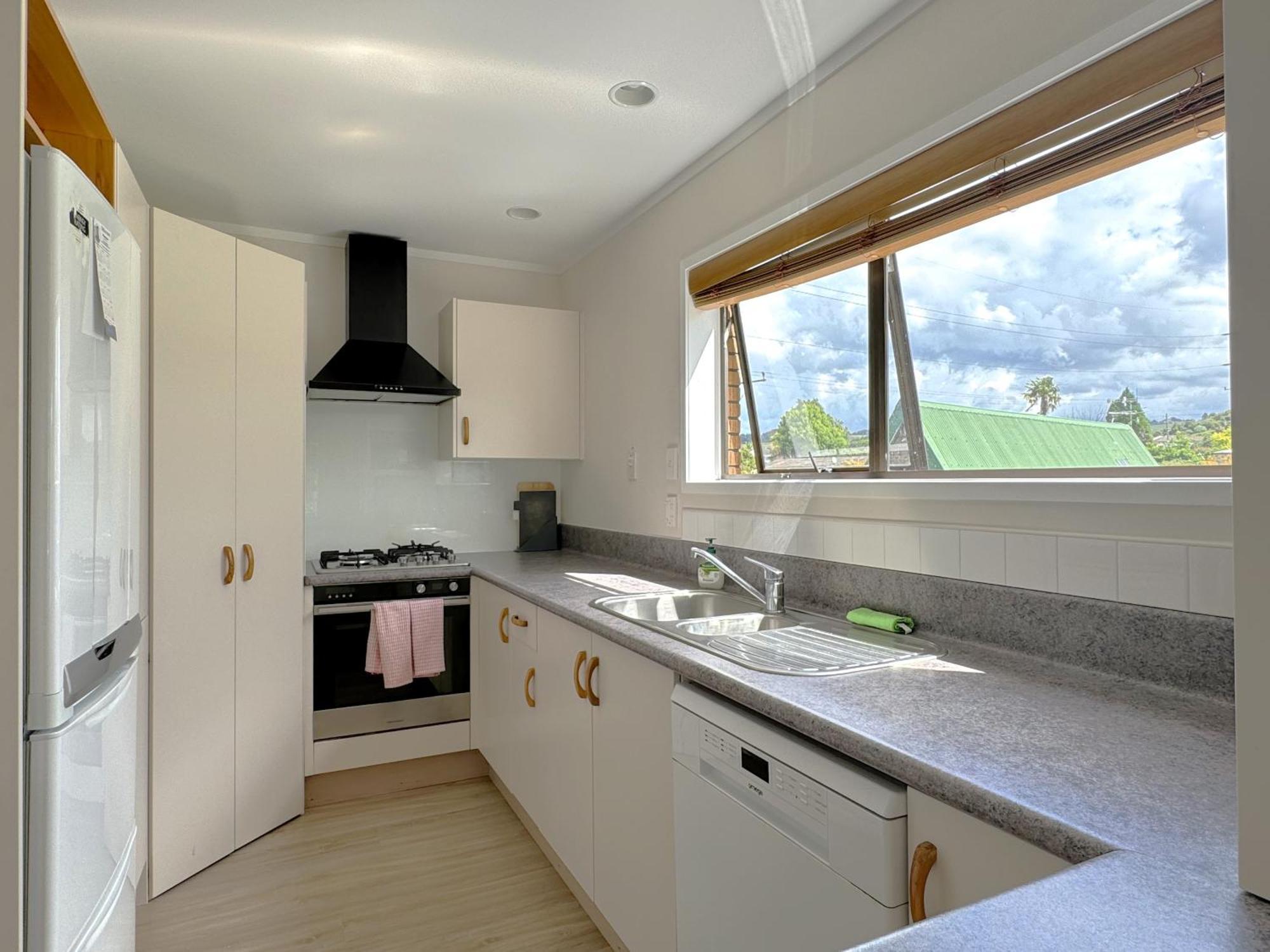 Spacious Retreat With Mountain View Holiday home
