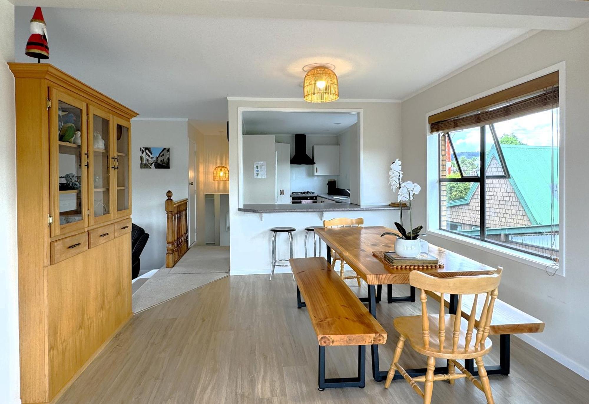 Spacious Retreat With Mountain View Holiday home